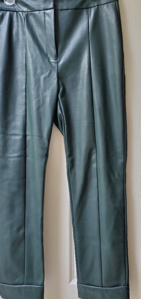 LOFT faux leather green pants, size 6. Runs slightly big.